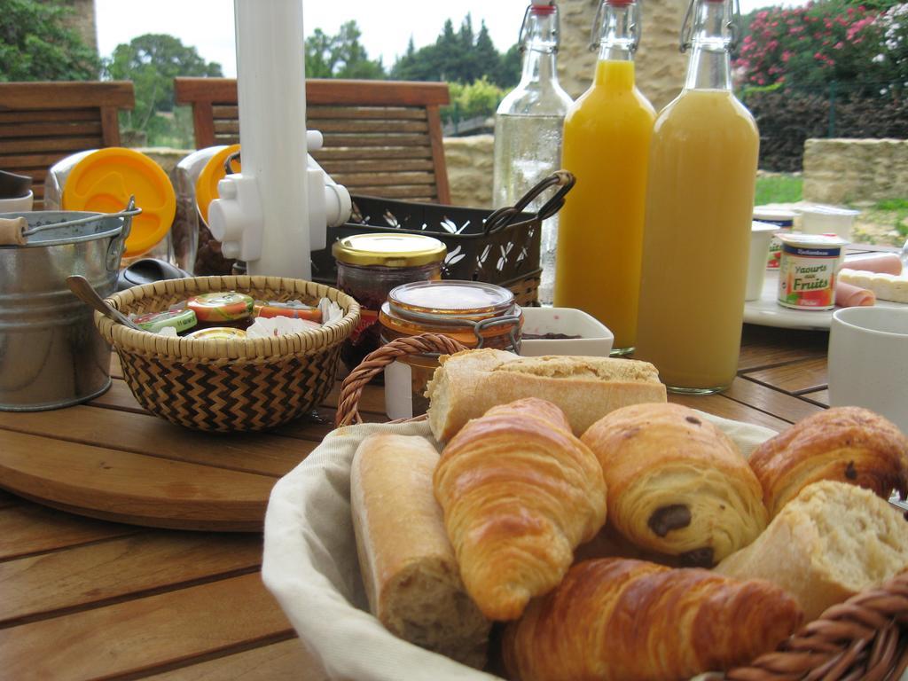 Mas Du Puits Bed & Breakfast Courthezon Luaran gambar