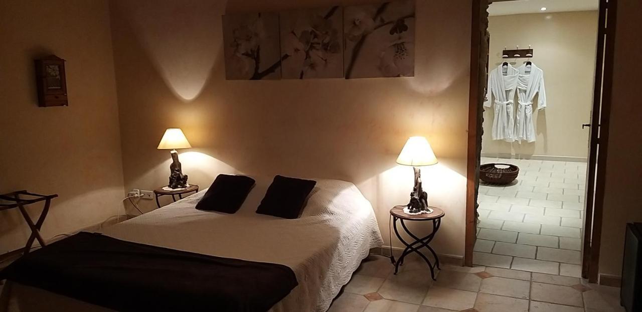 Mas Du Puits Bed & Breakfast Courthezon Luaran gambar
